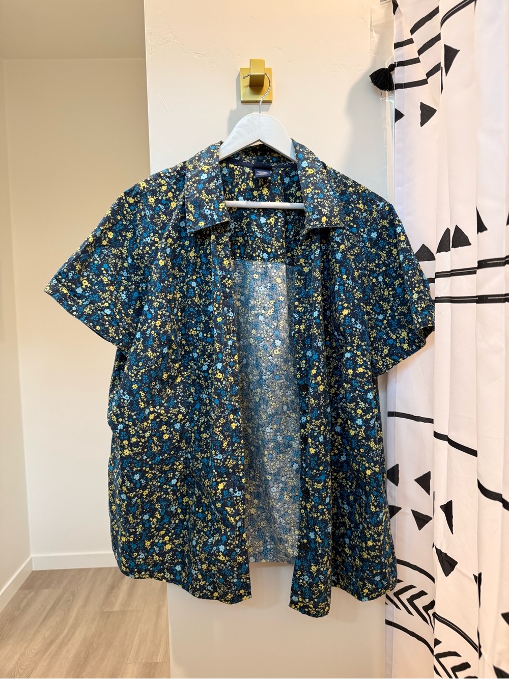Basic Editions Men's Short-Sleeve Floral Button-Up Shirt - Navy & Yellow